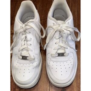 Nike Air Force  Low Triple White Size 7Y